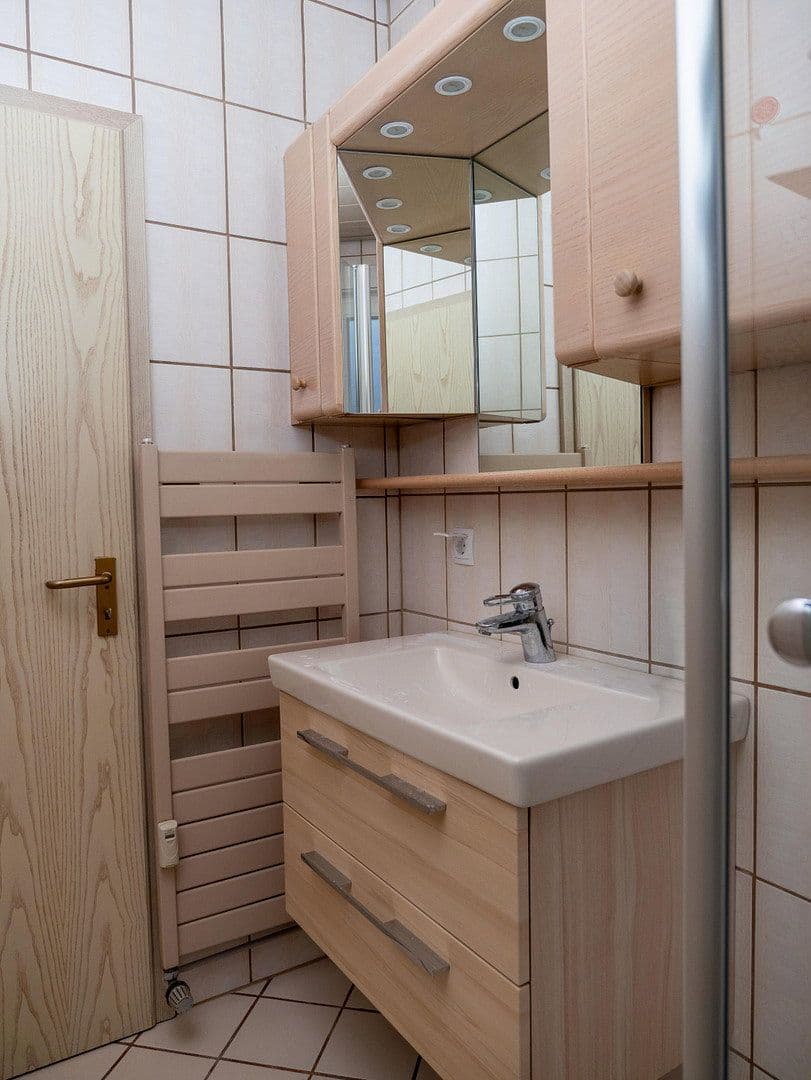Prenájom bytu 4-izbový 91 m², Burgstraße 20, Duisburg, Severné Porýnie - Westfálsko Prenájom bytu 4-izbový 91 m², Burgstraße 20, Duisburg, Severné Porýnie - Westfálsko