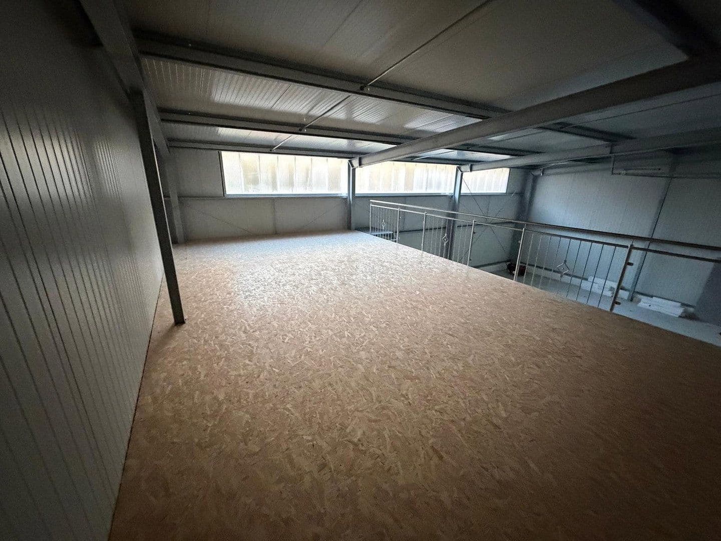 Prenájom nebytového priestoru 1.100 m², Zeilstraße 90, Buseck, Hesensko Prenájom nebytového priestoru 1.100 m², Zeilstraße 90, Buseck, Hesensko