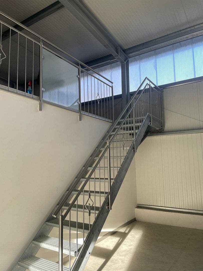 Prenájom nebytového priestoru 1.100 m², Zeilstraße 90, Buseck, Hesensko Prenájom nebytového priestoru 1.100 m², Zeilstraße 90, Buseck, Hesensko