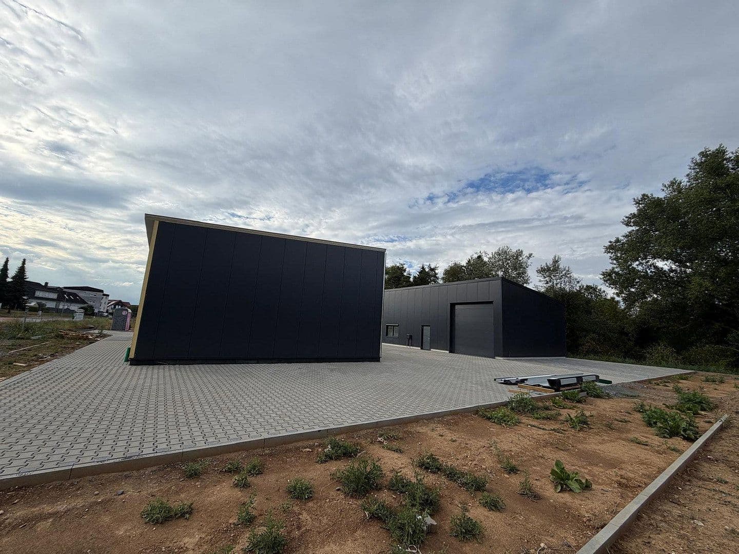 Prenájom nebytového priestoru 1.100 m², Zeilstraße 90, Buseck, Hesensko Prenájom nebytového priestoru 1.100 m², Zeilstraße 90, Buseck, Hesensko