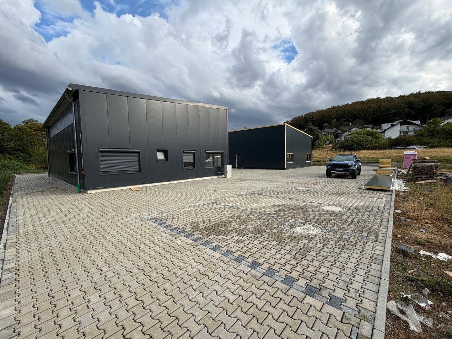 Prenájom nebytového priestoru 1.100 m², Zeilstraße 90, Buseck, Hesensko Prenájom nebytového priestoru 1.100 m², Zeilstraße 90, Buseck, Hesensko