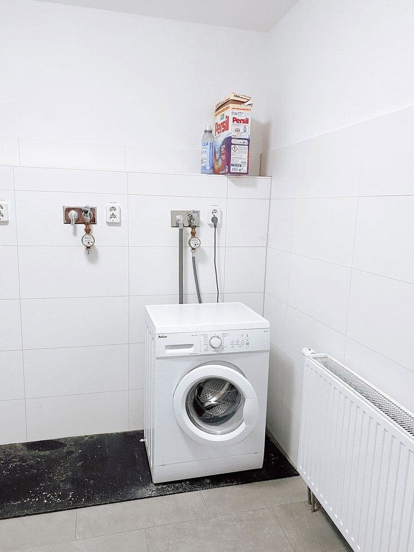 Prenájom bytu 3-izbový 55 m², Grünauer Str. 40, Berlin, Berlín Prenájom bytu 3-izbový 55 m², Grünauer Str. 40, Berlin, Berlín