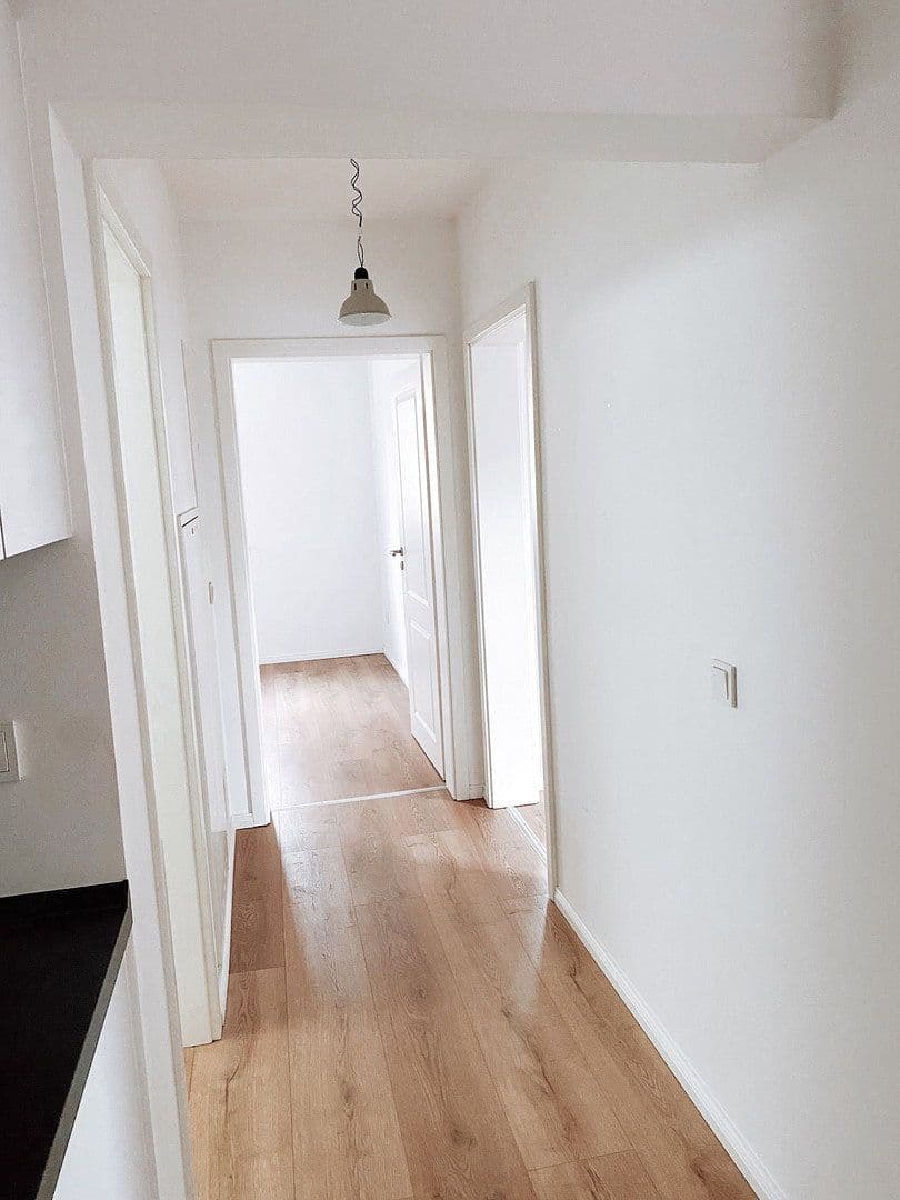 Prenájom bytu 3-izbový 55 m², Grünauer Str. 40, Berlin, Berlín Prenájom bytu 3-izbový 55 m², Grünauer Str. 40, Berlin, Berlín