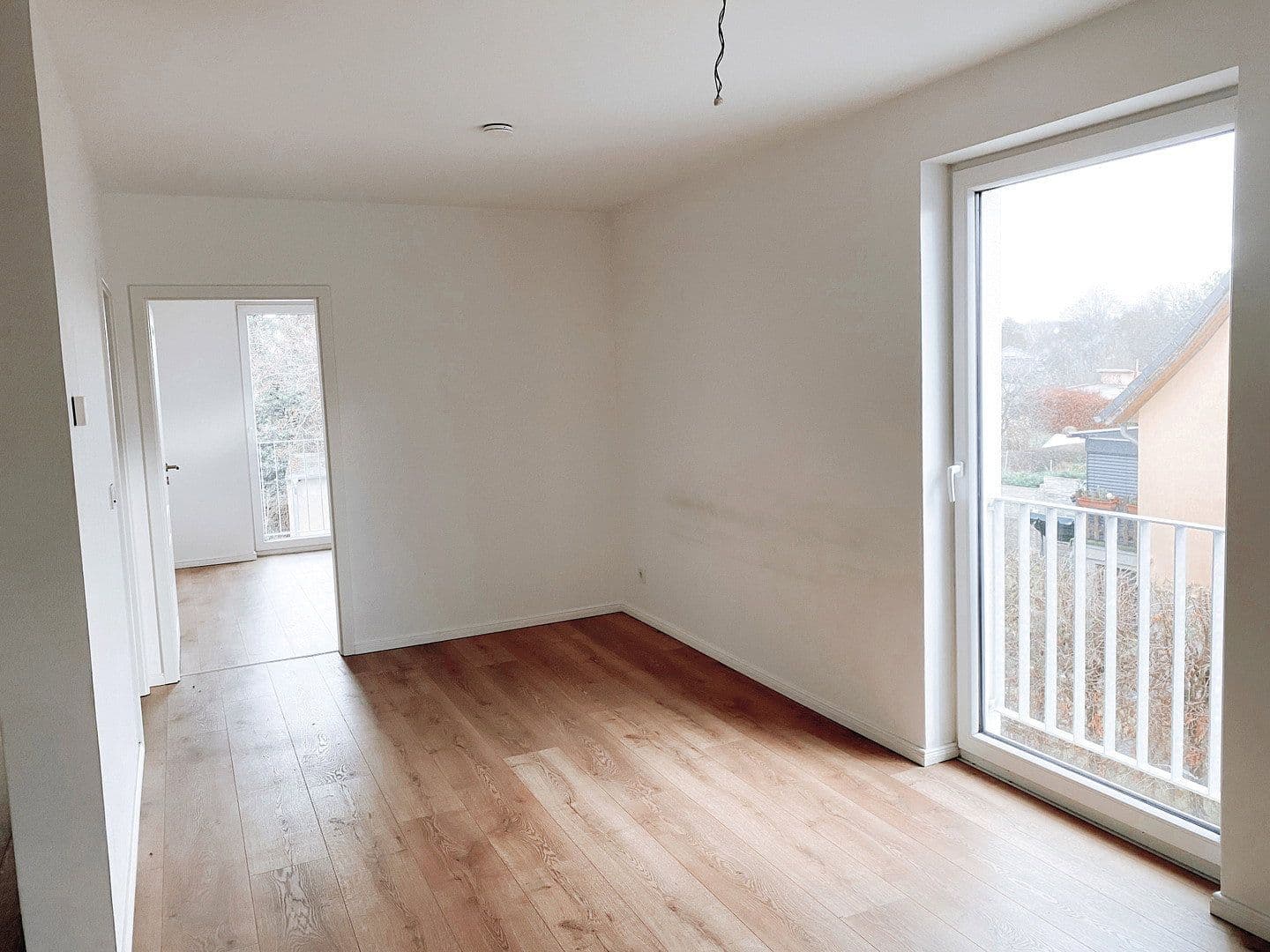Prenájom bytu 3-izbový 55 m², Grünauer Str. 40, Berlin, Berlín Prenájom bytu 3-izbový 55 m², Grünauer Str. 40, Berlin, Berlín