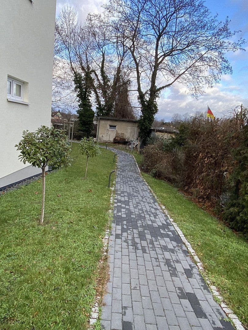 Prenájom bytu 3-izbový 55 m², Grünauer Str. 40, Berlin, Berlín Prenájom bytu 3-izbový 55 m², Grünauer Str. 40, Berlin, Berlín
