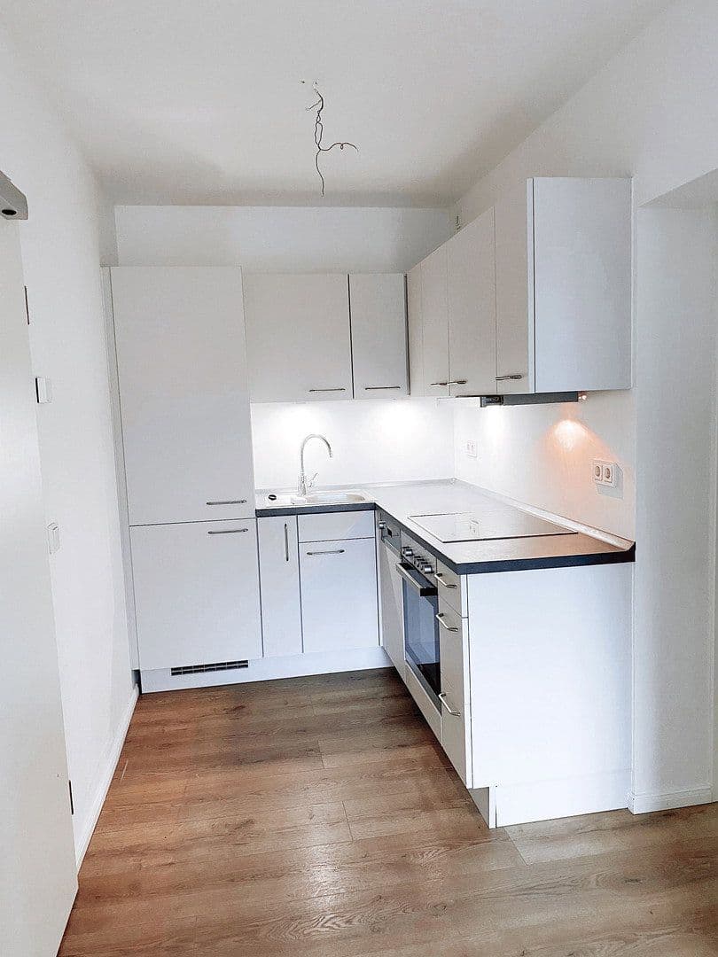 Prenájom bytu 3-izbový 55 m², Grünauer Str. 40, Berlin, Berlín Prenájom bytu 3-izbový 55 m², Grünauer Str. 40, Berlin, Berlín