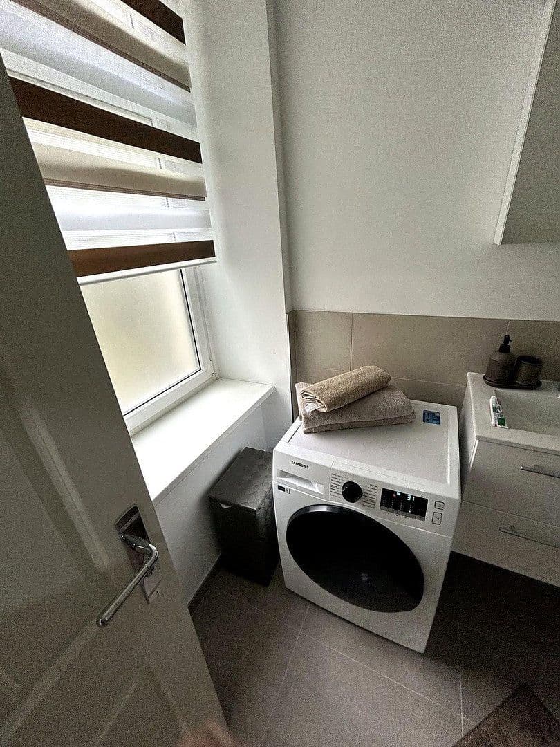Prenájom bytu 1-izbový 42 m², Berlin, Berlín Prenájom bytu 1-izbový 42 m², Berlin, Berlín