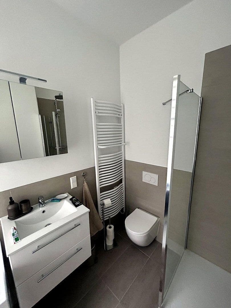 Prenájom bytu 1-izbový 42 m², Berlin, Berlín Prenájom bytu 1-izbový 42 m², Berlin, Berlín