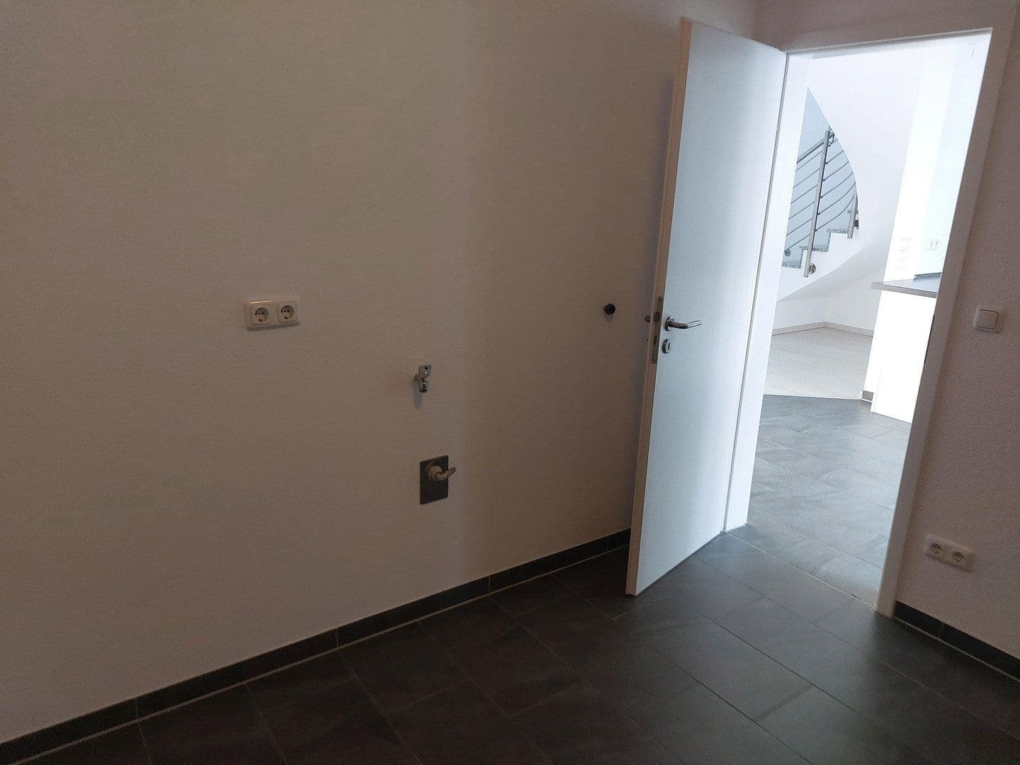 Prenájom bytu 3-izbový 140 m², Keimstr. 17, Langen, Hesensko Prenájom bytu 3-izbový 140 m², Keimstr. 17, Langen, Hesensko