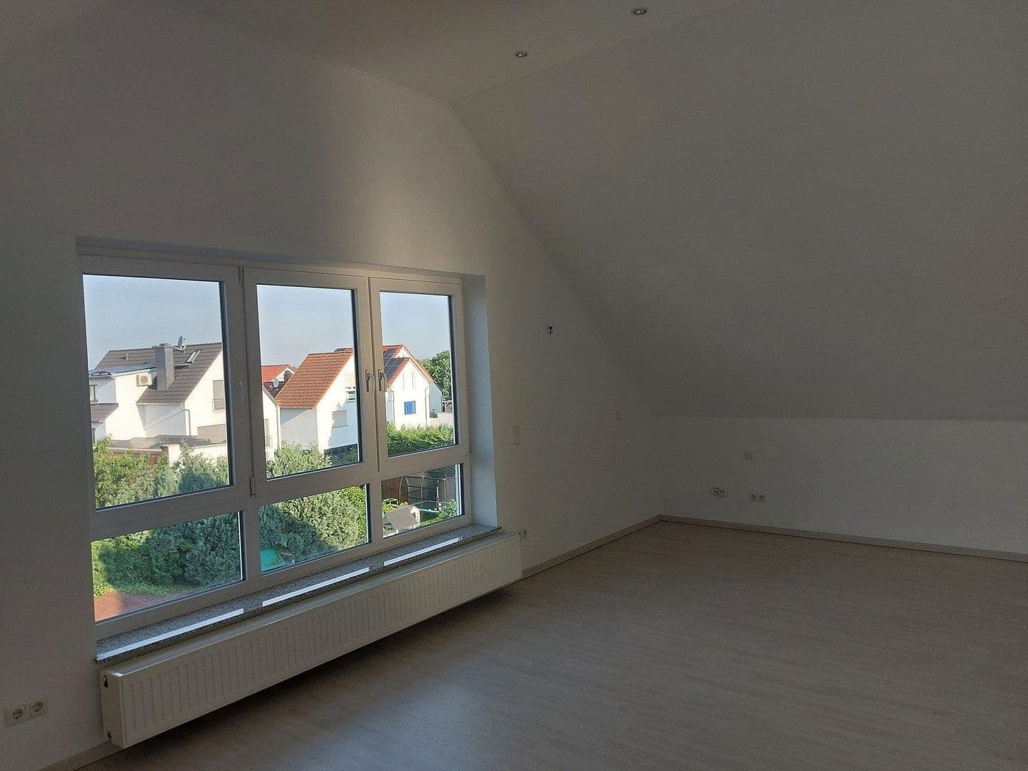 Prenájom bytu 3-izbový 140 m², Keimstr. 17, Langen, Hesensko Prenájom bytu 3-izbový 140 m², Keimstr. 17, Langen, Hesensko