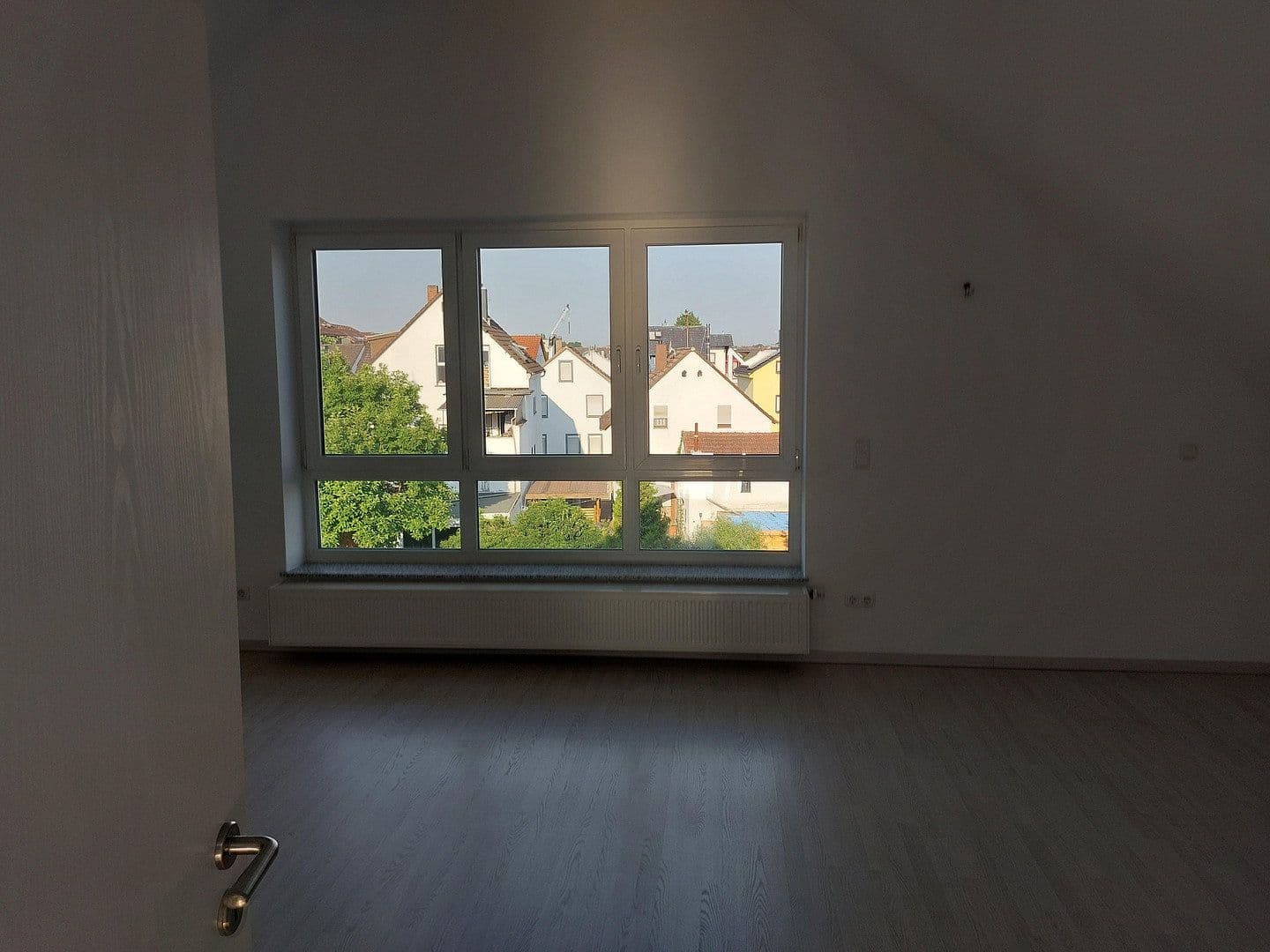 Prenájom bytu 3-izbový 140 m², Keimstr. 17, Langen, Hesensko Prenájom bytu 3-izbový 140 m², Keimstr. 17, Langen, Hesensko