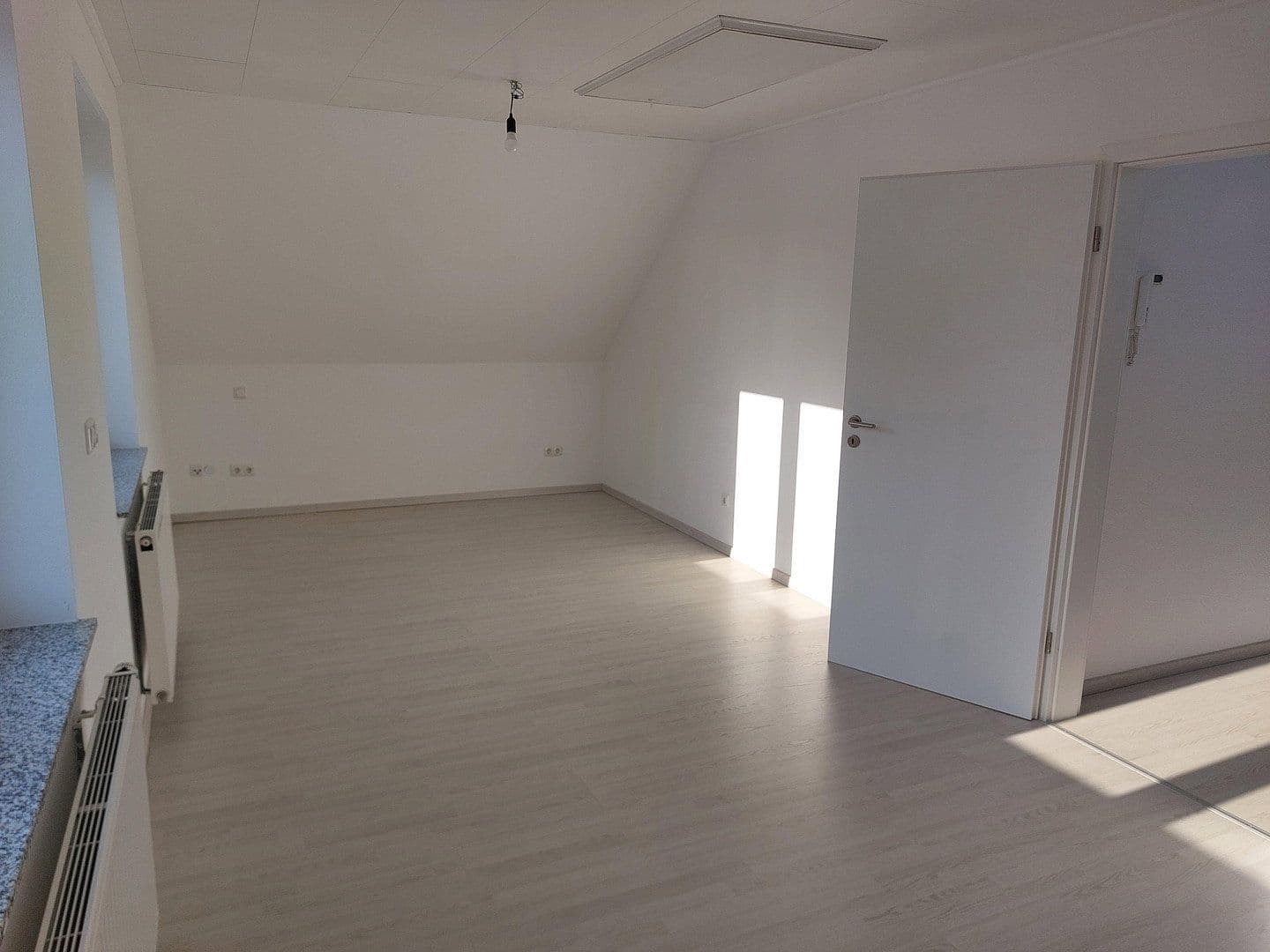 Prenájom bytu 3-izbový 140 m², Keimstr. 17, Langen, Hesensko Prenájom bytu 3-izbový 140 m², Keimstr. 17, Langen, Hesensko
