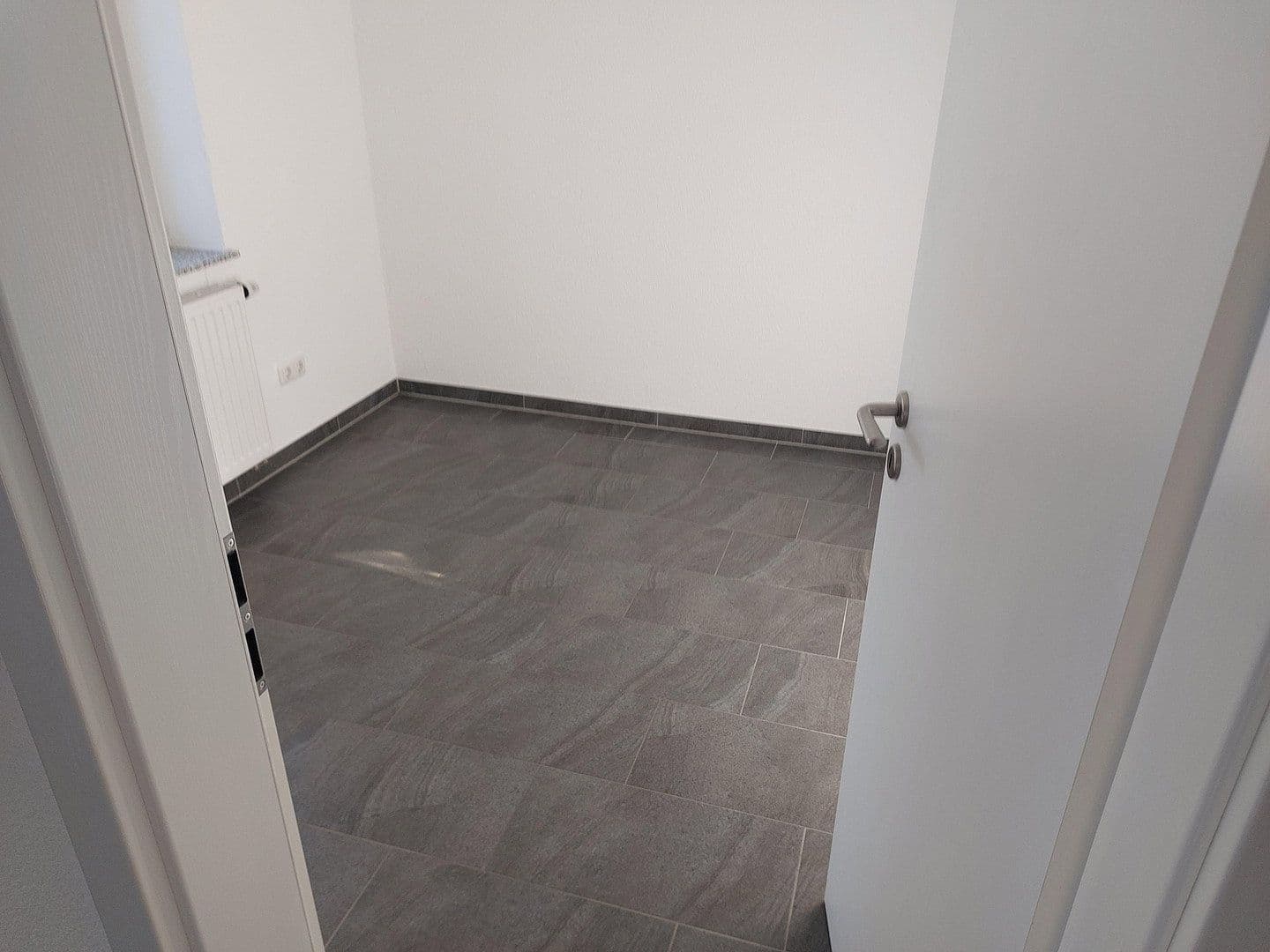 Prenájom bytu 3-izbový 140 m², Keimstr. 17, Langen, Hesensko Prenájom bytu 3-izbový 140 m², Keimstr. 17, Langen, Hesensko