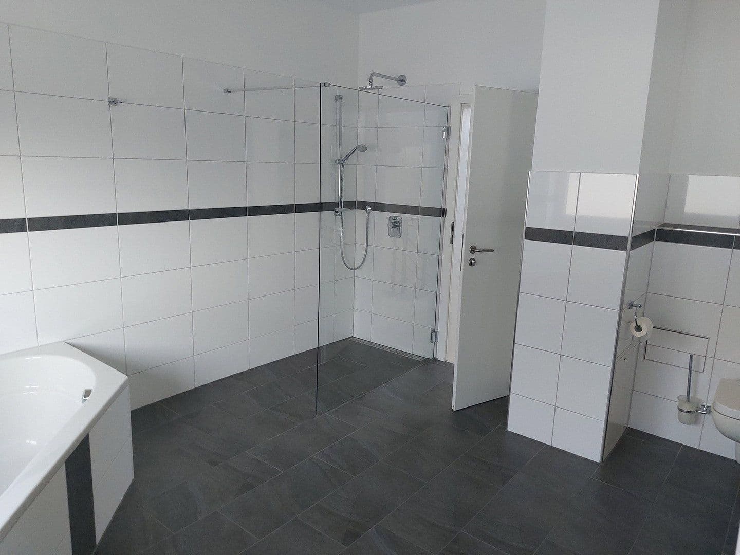 Prenájom bytu 3-izbový 140 m², Keimstr. 17, Langen, Hesensko Prenájom bytu 3-izbový 140 m², Keimstr. 17, Langen, Hesensko