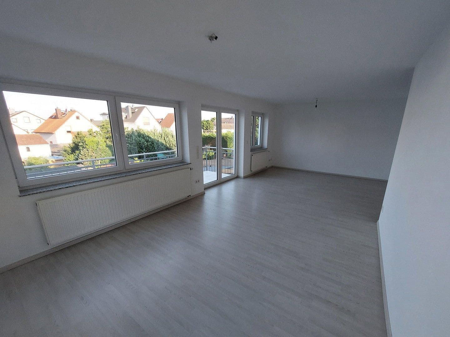 Prenájom bytu 3-izbový 140 m², Keimstr. 17, Langen, Hesensko Prenájom bytu 3-izbový 140 m², Keimstr. 17, Langen, Hesensko