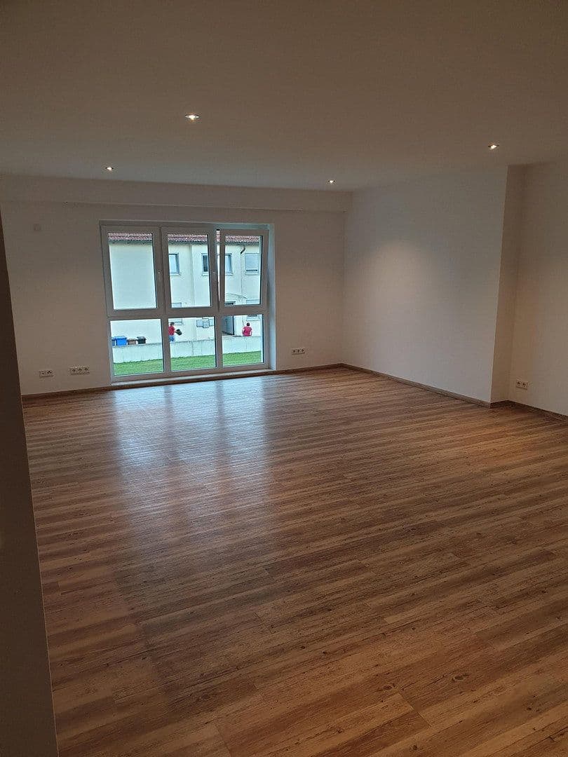 Prenájom bytu 2-izbový 60 m², Ingolstadt, Bavorsko Prenájom bytu 2-izbový 60 m², Ingolstadt, Bavorsko
