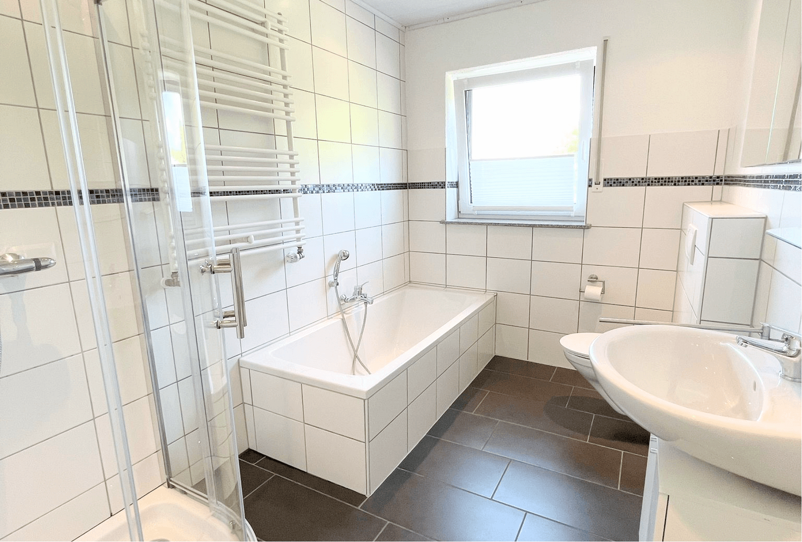 Prenájom bytu 3-izbový 125 m², Mörsweg 32, Groß-Umstadt, Hesensko Prenájom bytu 3-izbový 125 m², Mörsweg 32, Groß-Umstadt, Hesensko