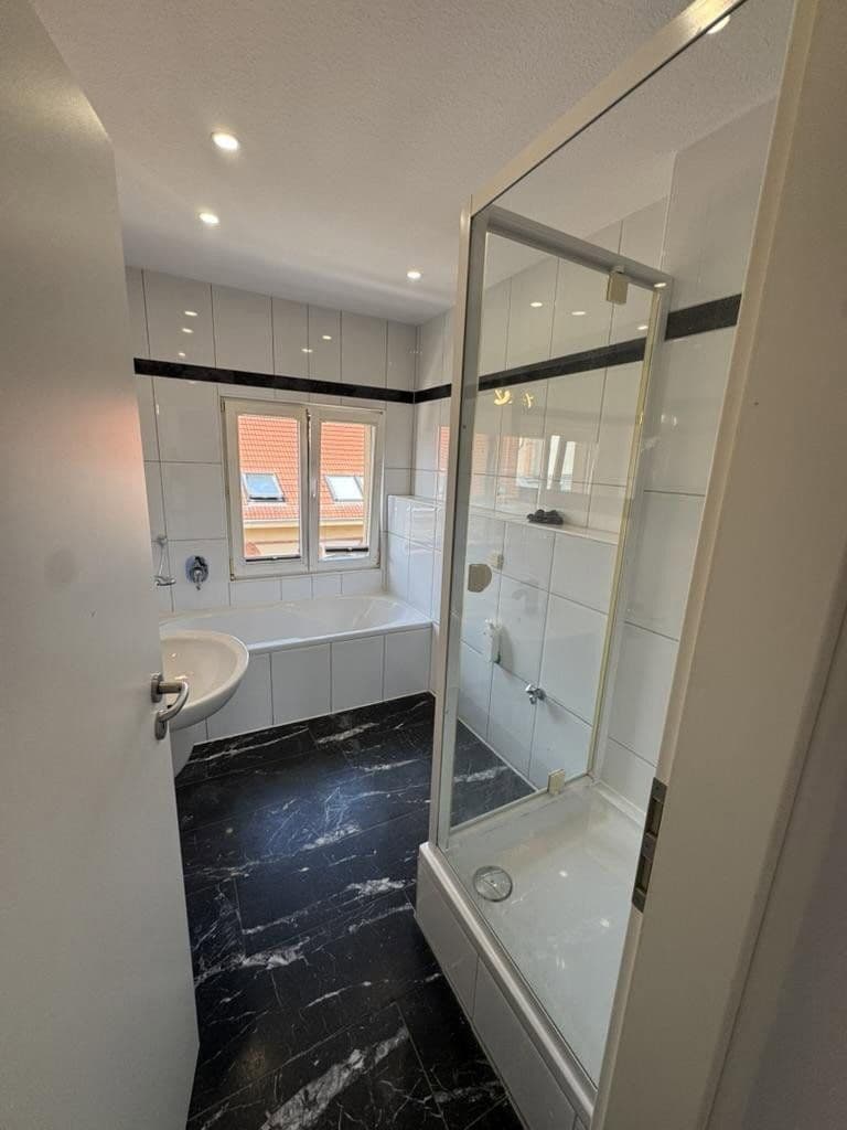 Prenájom bytu 3-izbový 83 m², Ankerstrasse 12, Halle (Saale), Sasko-Anhaltsko Prenájom bytu 3-izbový 83 m², Ankerstrasse 12, Halle (Saale), Sasko-Anhaltsko