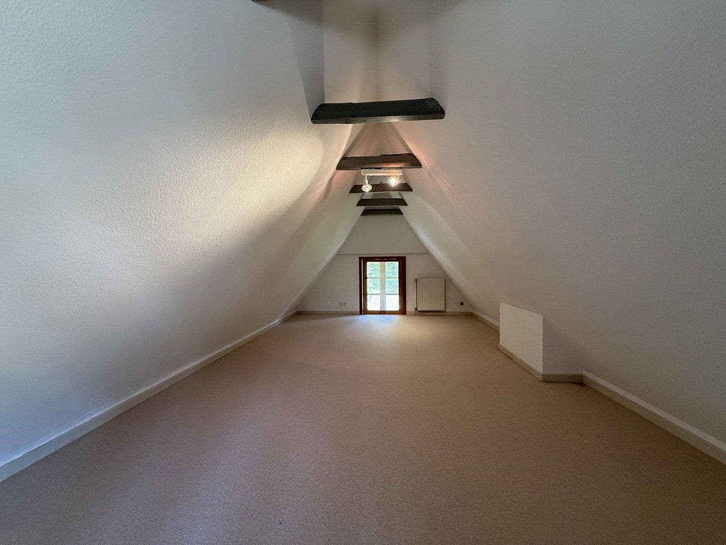 Predaj domu 199 m², pozemok 2.479 m², Lensahn, Šlezvicko-Holštajnsko Predaj domu 199 m², pozemok 2.479 m², Lensahn, Šlezvicko-Holštajnsko