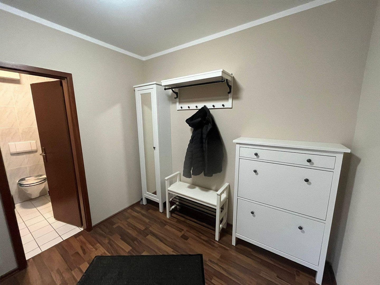 Prenájom bytu 3-izbový 84 m², Am Falkenberg 106, Berlin, Berlín Prenájom bytu 3-izbový 84 m², Am Falkenberg 106, Berlin, Berlín
