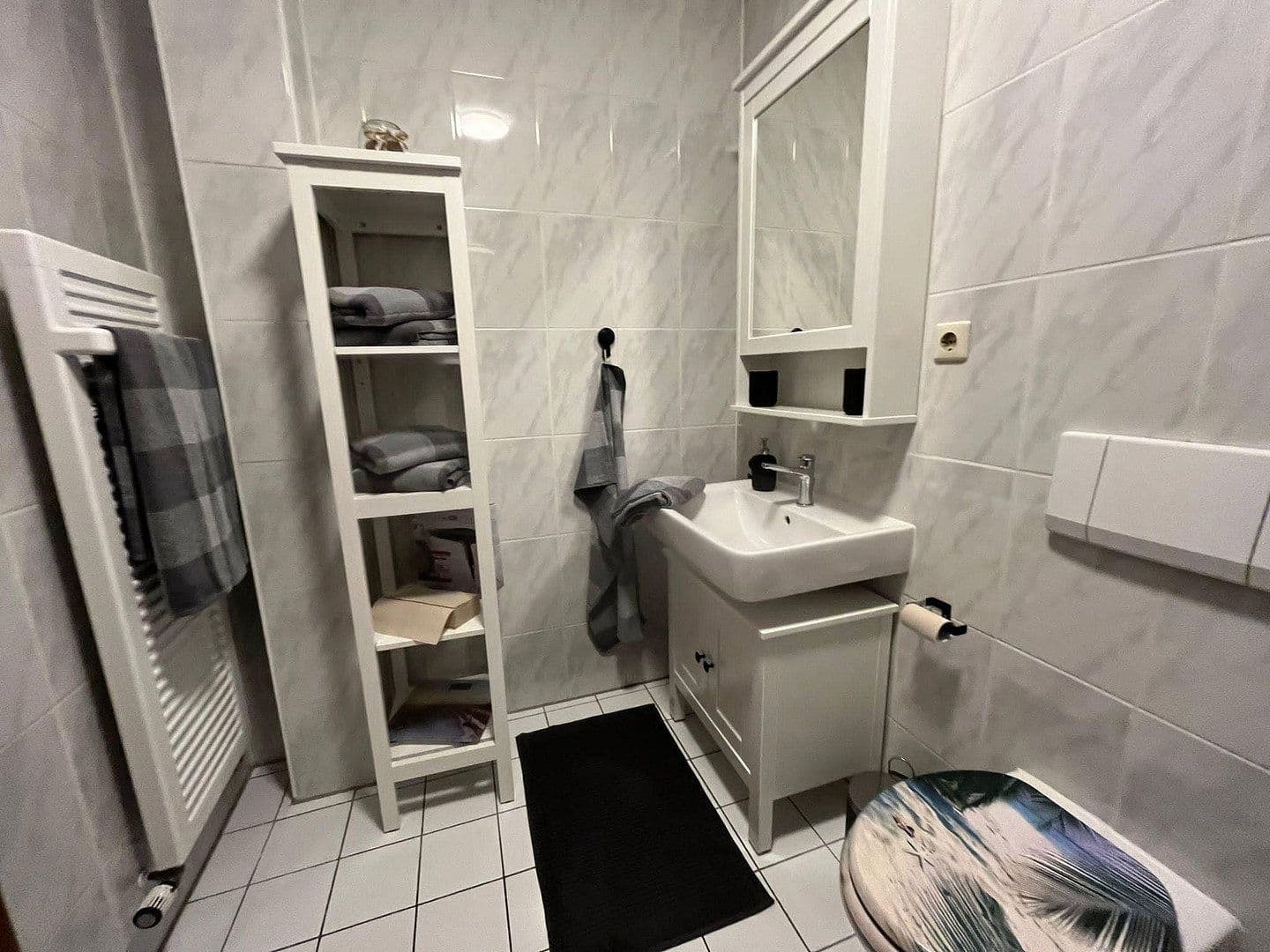 Prenájom bytu 3-izbový 84 m², Am Falkenberg 106, Berlin, Berlín Prenájom bytu 3-izbový 84 m², Am Falkenberg 106, Berlin, Berlín