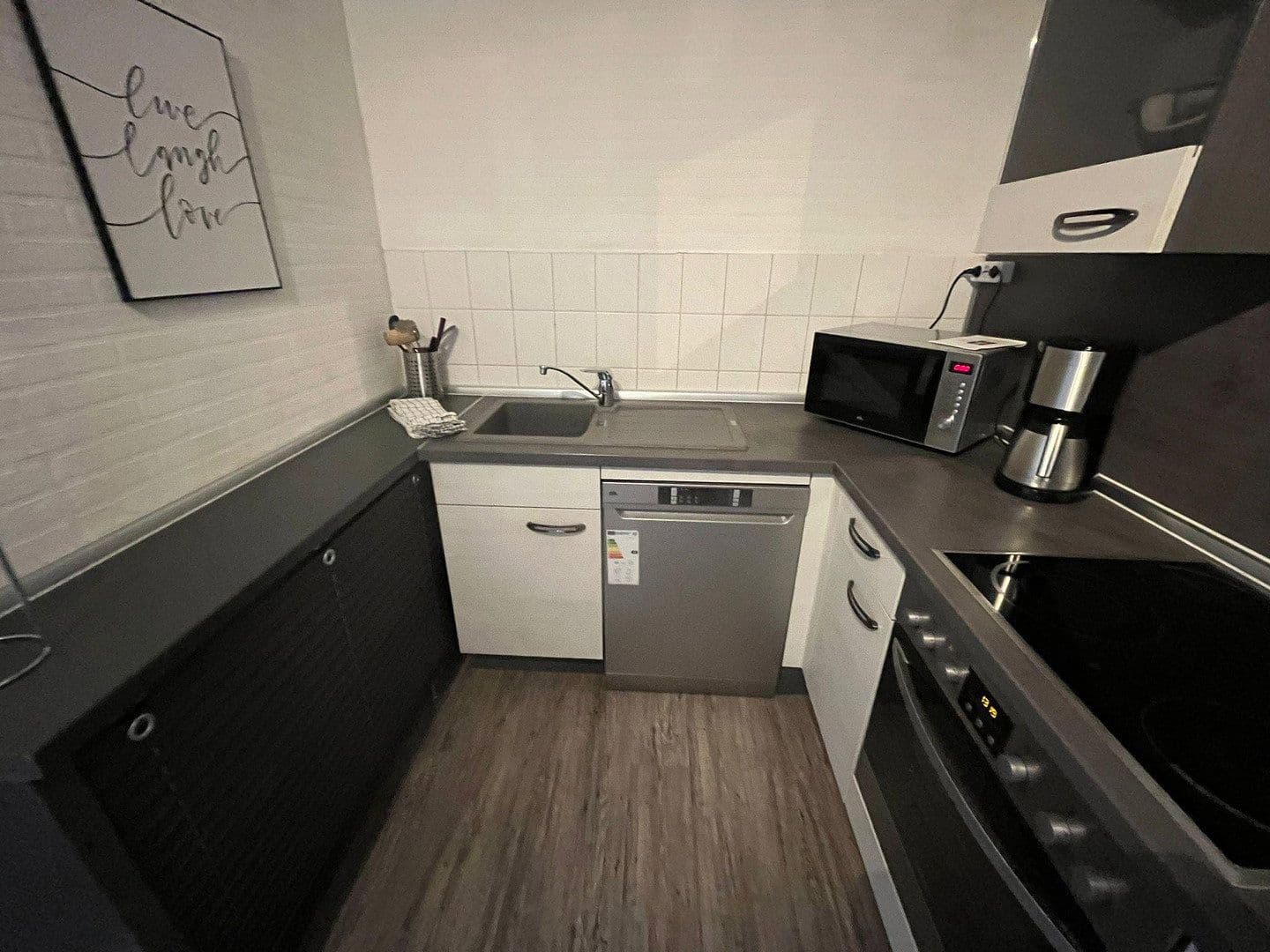 Prenájom bytu 3-izbový 84 m², Am Falkenberg 106, Berlin, Berlín Prenájom bytu 3-izbový 84 m², Am Falkenberg 106, Berlin, Berlín