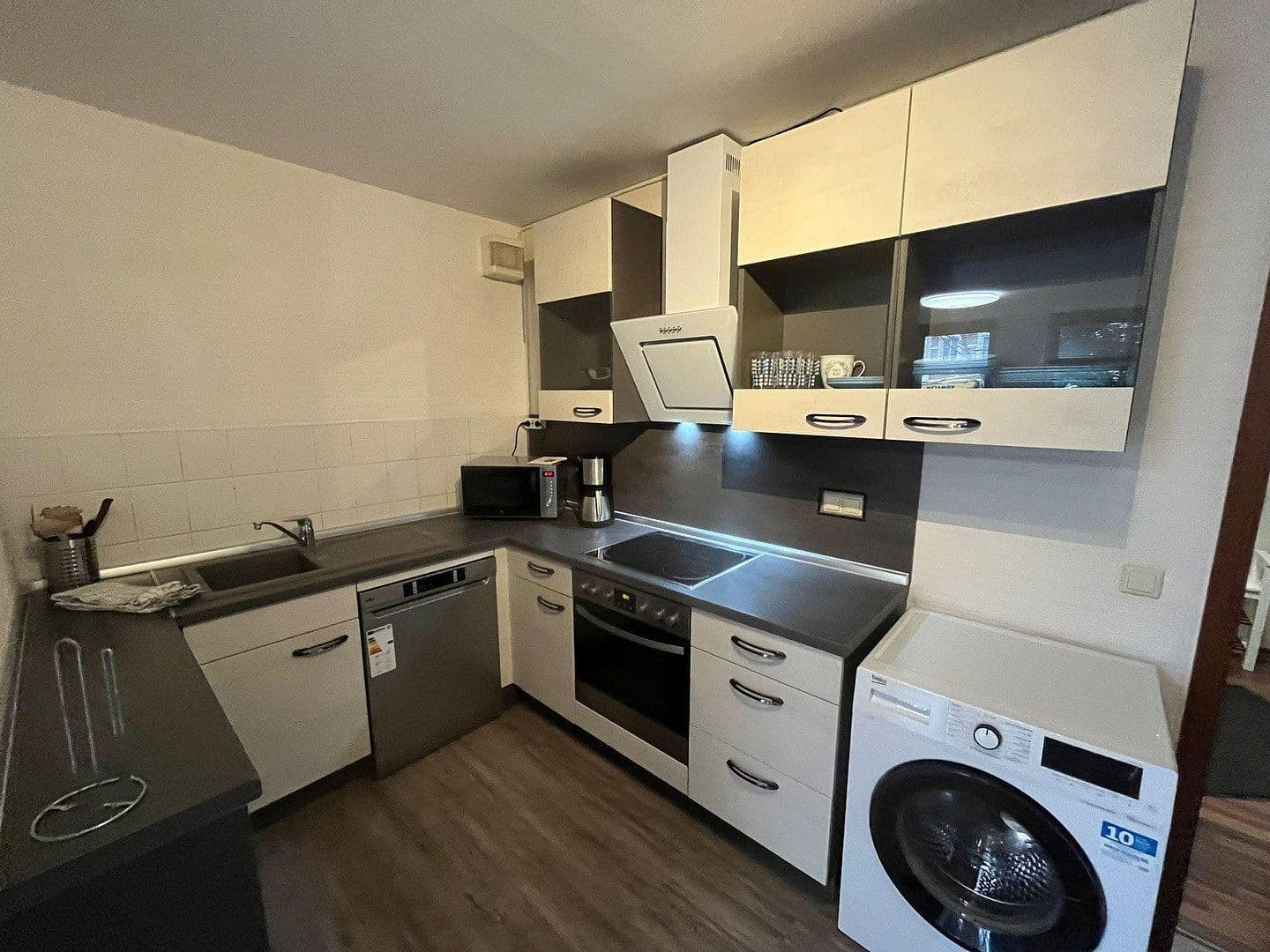 Prenájom bytu 3-izbový 84 m², Am Falkenberg 106, Berlin, Berlín Prenájom bytu 3-izbový 84 m², Am Falkenberg 106, Berlin, Berlín