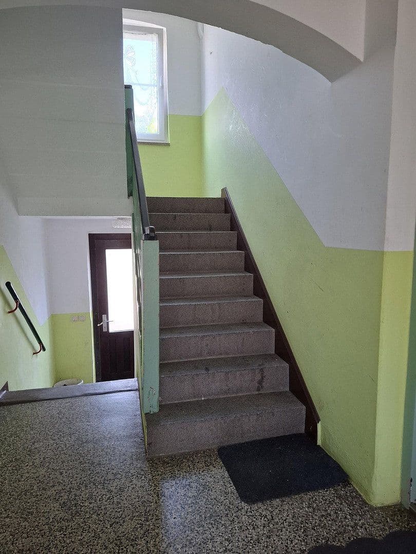 Prenájom bytu 3-izbový 65 m², Marxstr. 1, Seifhennersdorf, Sasko Prenájom bytu 3-izbový 65 m², Marxstr. 1, Seifhennersdorf, Sasko