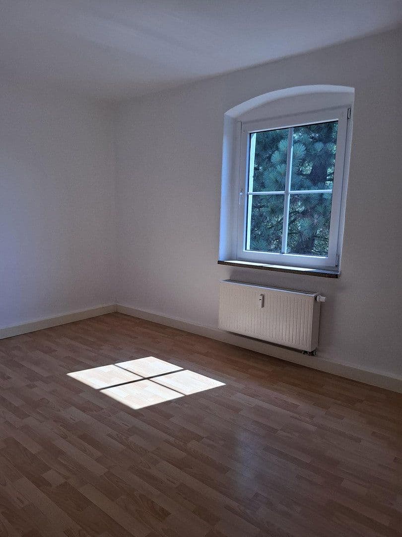 Prenájom bytu 3-izbový 65 m², Marxstr. 1, Seifhennersdorf, Sasko Prenájom bytu 3-izbový 65 m², Marxstr. 1, Seifhennersdorf, Sasko
