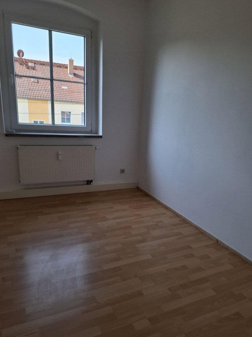 Prenájom bytu 3-izbový 65 m², Marxstr. 1, Seifhennersdorf, Sasko Prenájom bytu 3-izbový 65 m², Marxstr. 1, Seifhennersdorf, Sasko
