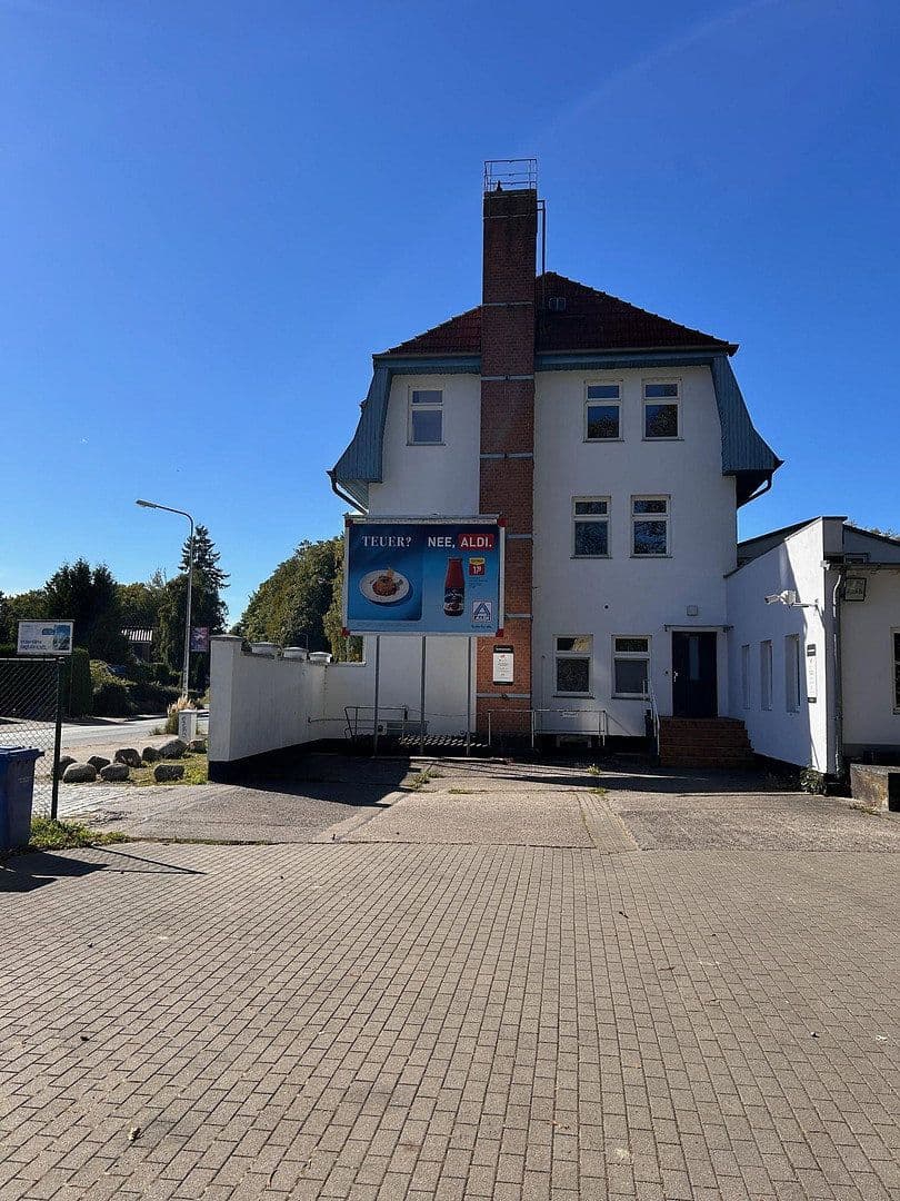 Predaj domu 913 m², pozemok 2.115 m², Satower Straße 163, Rostock, Meklenbursko-Predpomoransko Predaj domu 913 m², pozemok 2.115 m², Satower Straße 163, Rostock, Meklenbursko-Predpomoransko