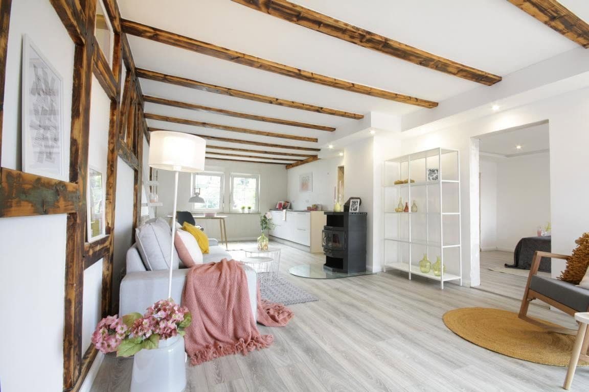 Predaj bytu 6-izbový 128 m², Bahnhofstr. 81, Hauenstein, Porýnie-Falcko Predaj bytu 6-izbový 128 m², Bahnhofstr. 81, Hauenstein, Porýnie-Falcko