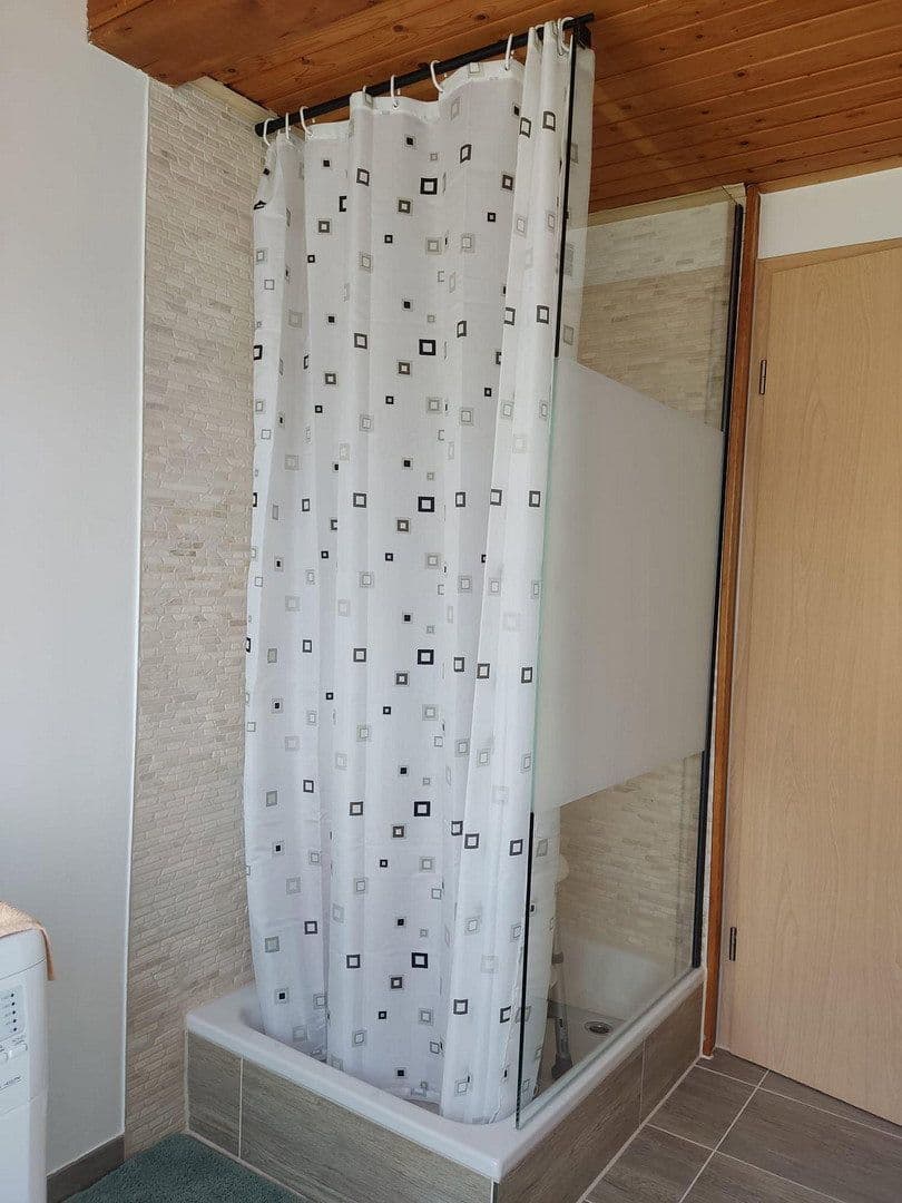 Predaj bytu 6-izbový 128 m², Bahnhofstr. 81, Hauenstein, Porýnie-Falcko Predaj bytu 6-izbový 128 m², Bahnhofstr. 81, Hauenstein, Porýnie-Falcko