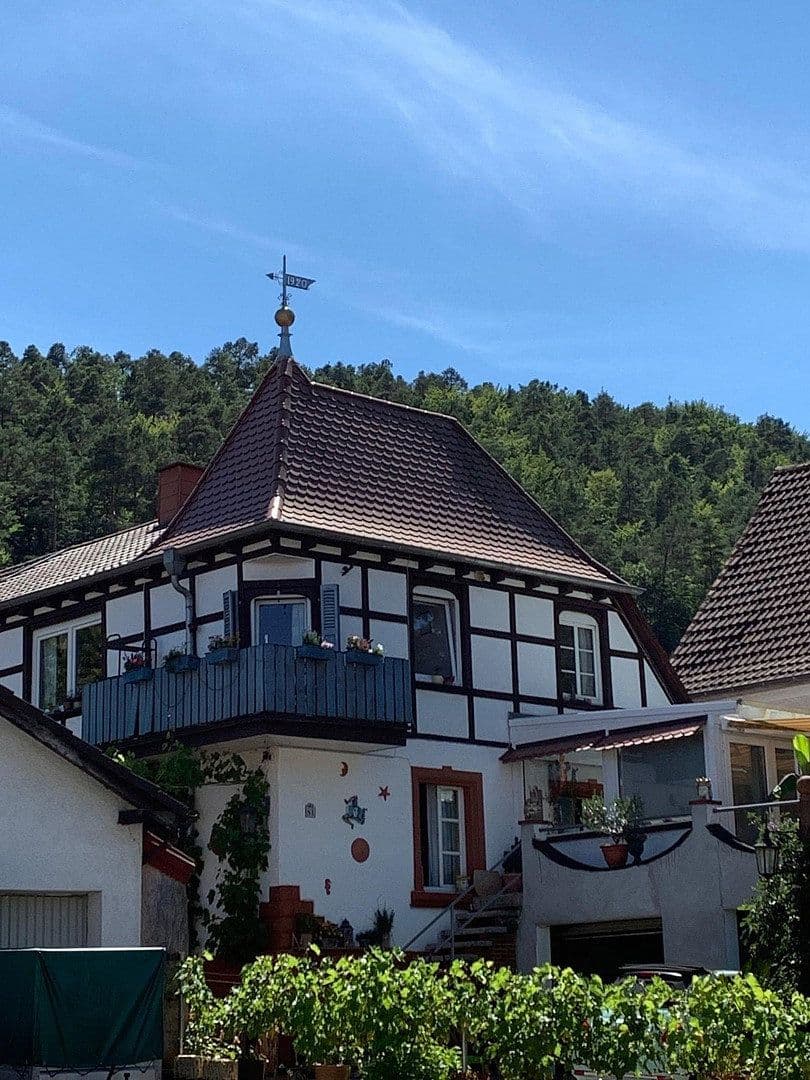 Predaj bytu 6-izbový 128 m², Bahnhofstr. 81, Hauenstein, Porýnie-Falcko Predaj bytu 6-izbový 128 m², Bahnhofstr. 81, Hauenstein, Porýnie-Falcko