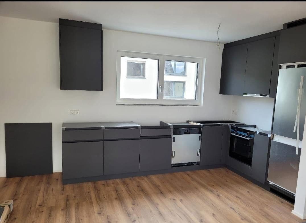 Prenájom bytu 4-izbový 77 m², Esslingen am Neckar, Bádensko-Wurttembersko Prenájom bytu 4-izbový 77 m², Esslingen am Neckar, Bádensko-Wurttembersko