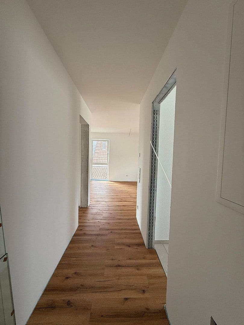 Prenájom bytu 4-izbový 77 m², Esslingen am Neckar, Bádensko-Wurttembersko Prenájom bytu 4-izbový 77 m², Esslingen am Neckar, Bádensko-Wurttembersko