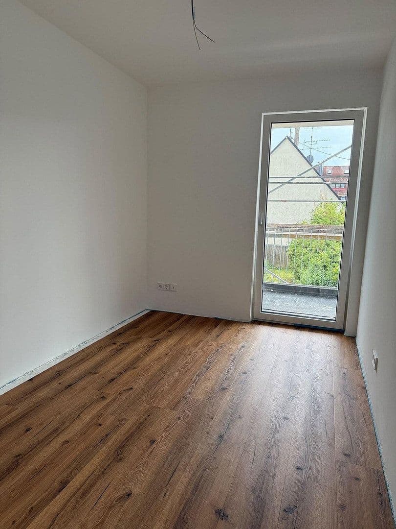 Prenájom bytu 4-izbový 77 m², Esslingen am Neckar, Bádensko-Wurttembersko Prenájom bytu 4-izbový 77 m², Esslingen am Neckar, Bádensko-Wurttembersko