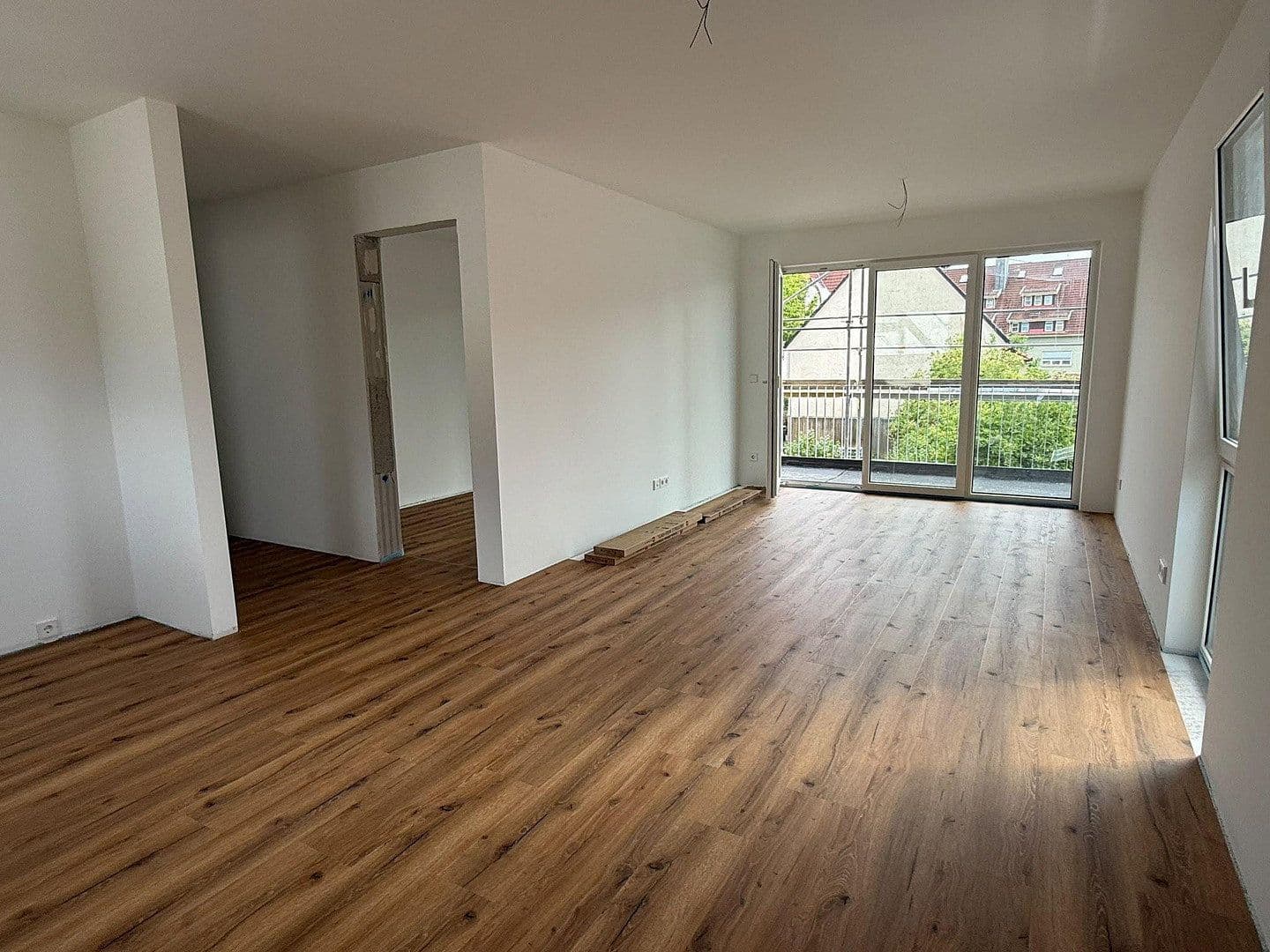 Prenájom bytu 4-izbový 77 m², Esslingen am Neckar, Bádensko-Wurttembersko Prenájom bytu 4-izbový 77 m², Esslingen am Neckar, Bádensko-Wurttembersko
