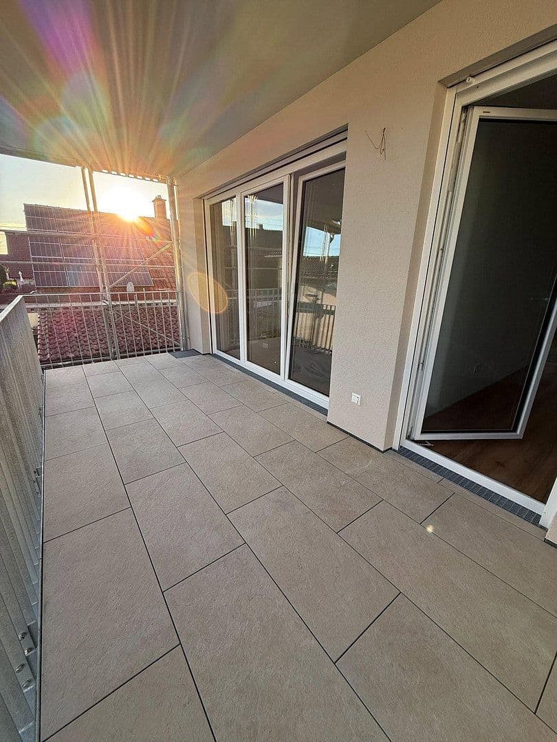Prenájom bytu 4-izbový 77 m², Esslingen am Neckar, Bádensko-Wurttembersko Prenájom bytu 4-izbový 77 m², Esslingen am Neckar, Bádensko-Wurttembersko