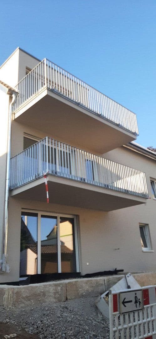 Prenájom bytu 4-izbový 77 m², Esslingen am Neckar, Bádensko-Wurttembersko Prenájom bytu 4-izbový 77 m², Esslingen am Neckar, Bádensko-Wurttembersko