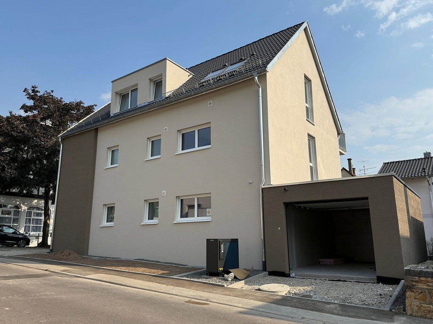 Prenájom bytu 4-izbový 77 m², Esslingen am Neckar, Bádensko-Wurttembersko Prenájom bytu 4-izbový 77 m², Esslingen am Neckar, Bádensko-Wurttembersko