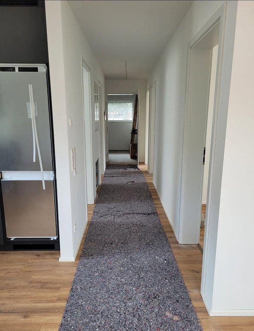 Prenájom bytu 4-izbový 77 m², Esslingen am Neckar, Bádensko-Wurttembersko Prenájom bytu 4-izbový 77 m², Esslingen am Neckar, Bádensko-Wurttembersko