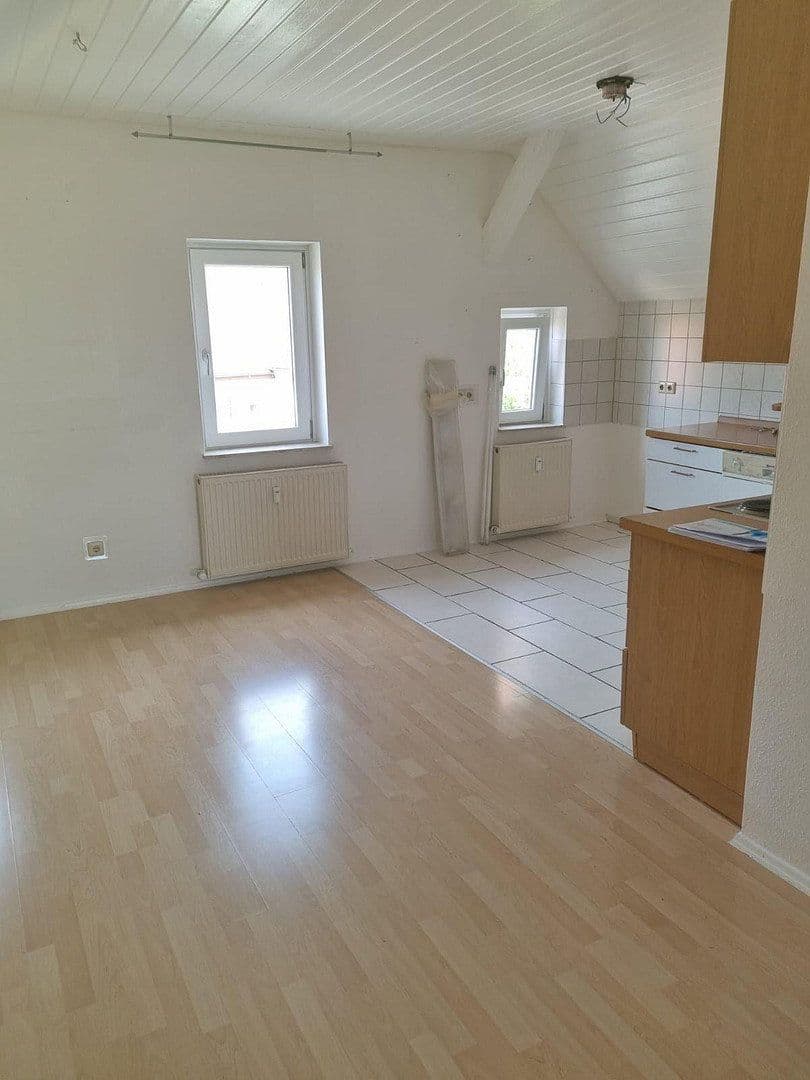 Prenájom bytu 3-izbový 76 m², Hauptstr. 17, Neuweiler, Bádensko-Wurttembersko Prenájom bytu 3-izbový 76 m², Hauptstr. 17, Neuweiler, Bádensko-Wurttembersko
