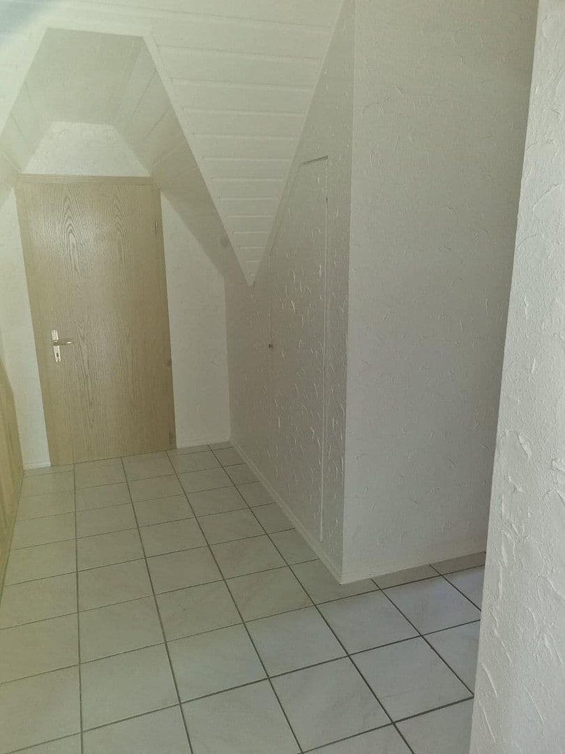 Prenájom bytu 3-izbový 76 m², Hauptstr. 17, Neuweiler, Bádensko-Wurttembersko Prenájom bytu 3-izbový 76 m², Hauptstr. 17, Neuweiler, Bádensko-Wurttembersko