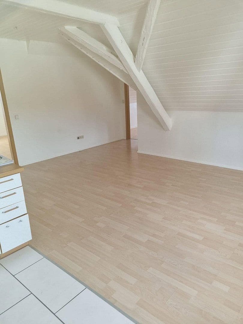 Prenájom bytu 3-izbový 76 m², Hauptstr. 17, Neuweiler, Bádensko-Wurttembersko Prenájom bytu 3-izbový 76 m², Hauptstr. 17, Neuweiler, Bádensko-Wurttembersko
