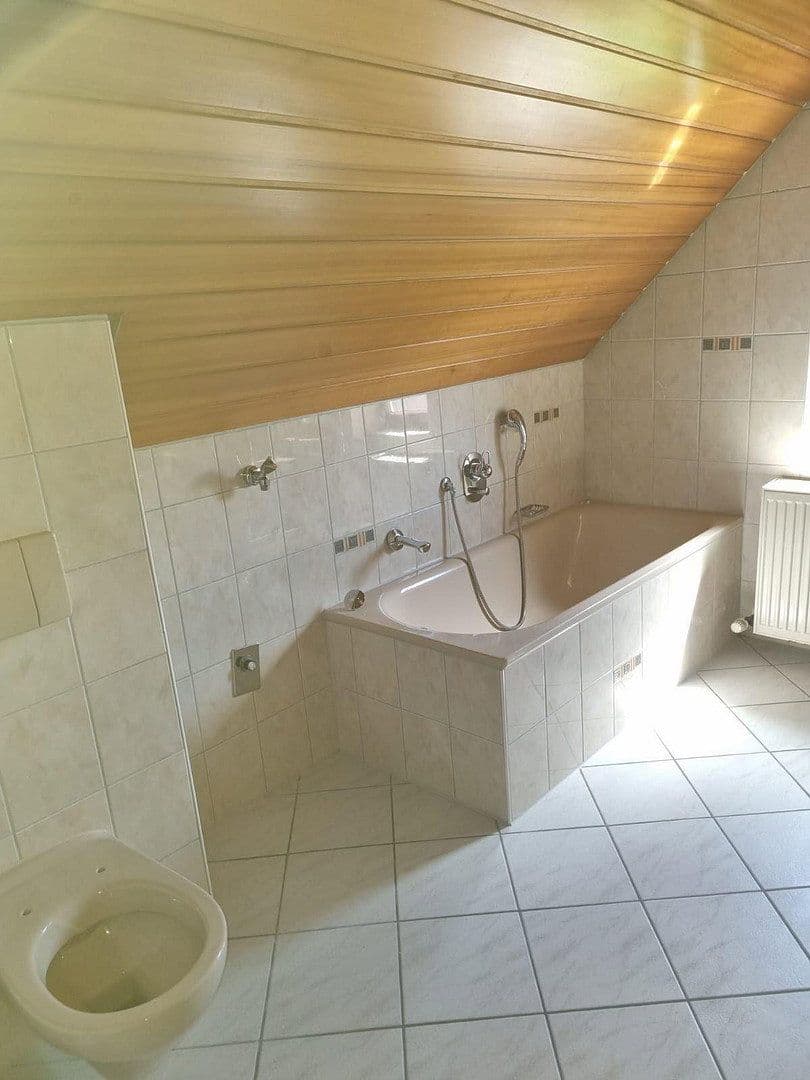 Prenájom bytu 3-izbový 76 m², Hauptstr. 17, Neuweiler, Bádensko-Wurttembersko Prenájom bytu 3-izbový 76 m², Hauptstr. 17, Neuweiler, Bádensko-Wurttembersko
