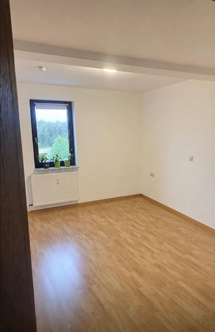 Prenájom bytu 3-izbový 84 m², Hauptstr. 17, Neuweiler, Bádensko-Wurttembersko Prenájom bytu 3-izbový 84 m², Hauptstr. 17, Neuweiler, Bádensko-Wurttembersko