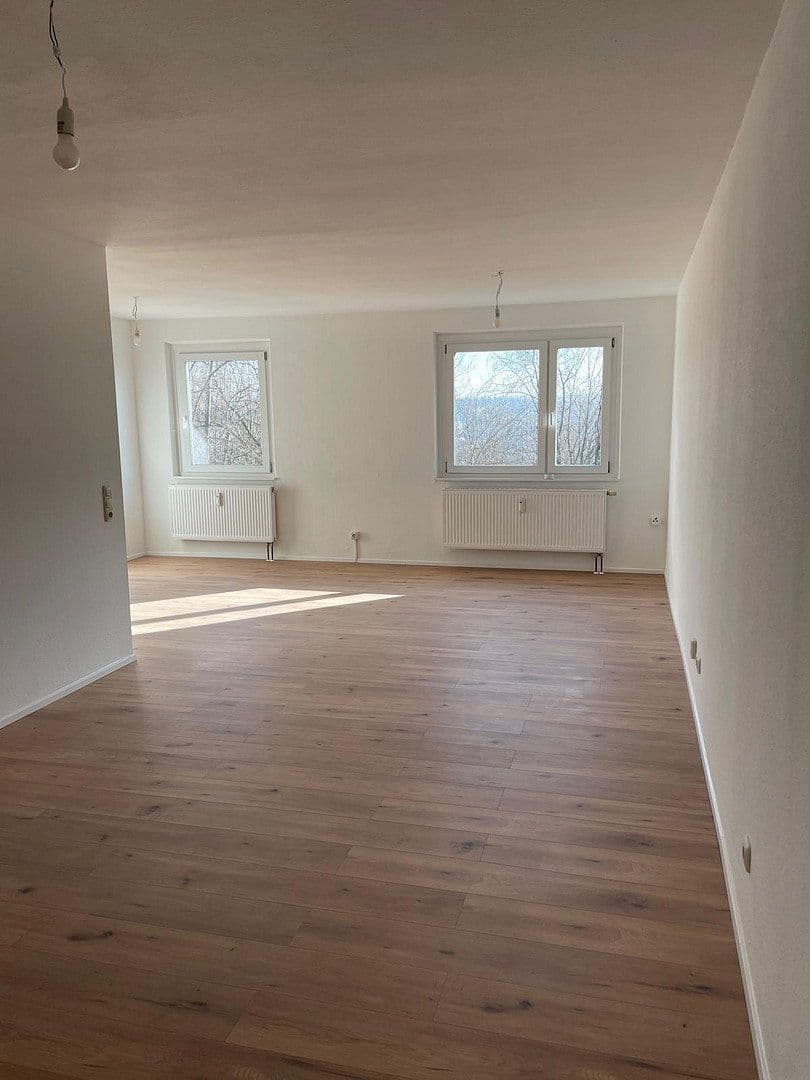 Prenájom bytu 3-izbový 75 m², Katharinenweg 18, Apolda, Durínsko Prenájom bytu 3-izbový 75 m², Katharinenweg 18, Apolda, Durínsko