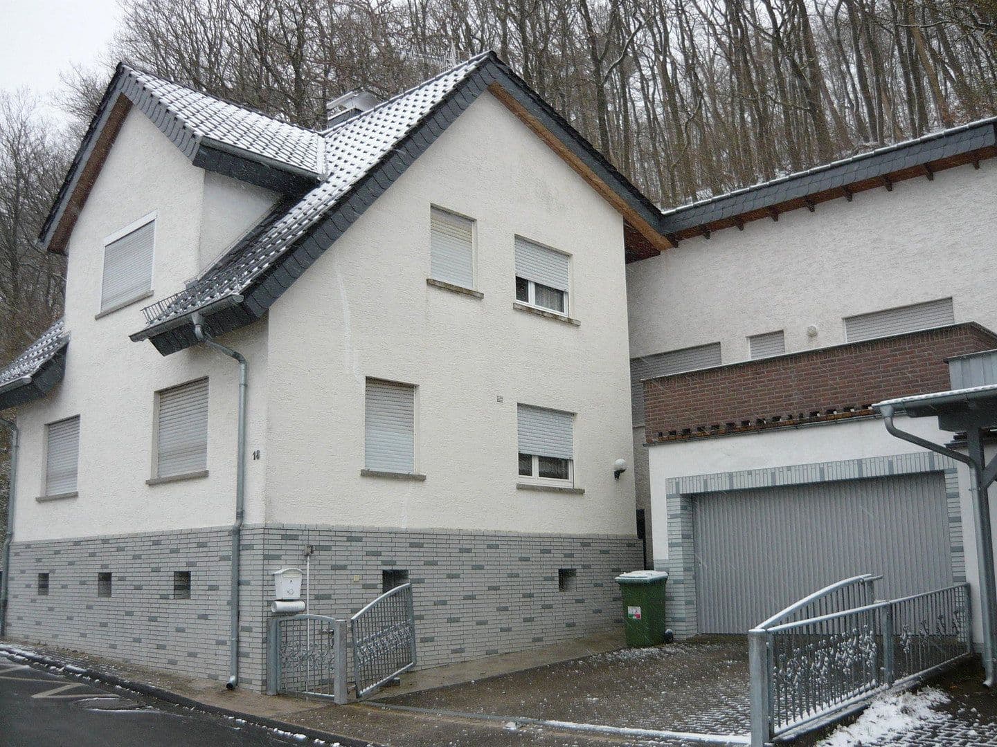 Predaj domu 173 m², pozemok 432 m², Biebertal, Hesensko Predaj domu 173 m², pozemok 432 m², Biebertal, Hesensko