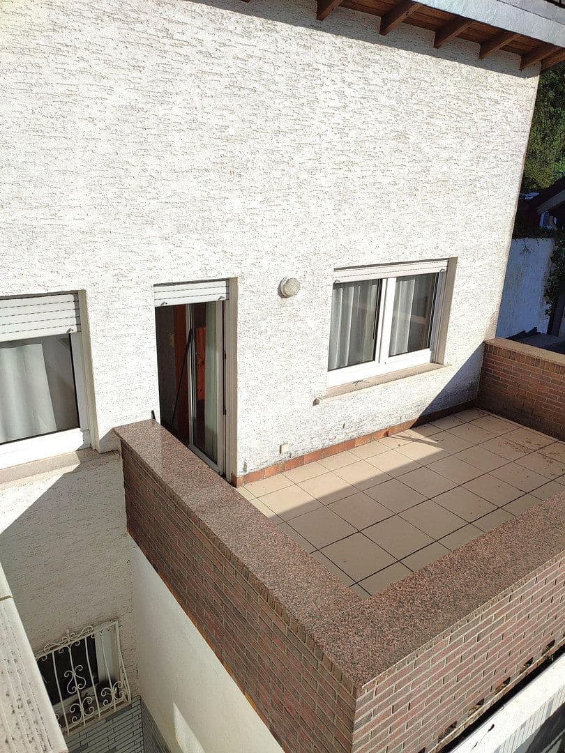 Predaj domu 173 m², pozemok 432 m², Biebertal, Hesensko Predaj domu 173 m², pozemok 432 m², Biebertal, Hesensko